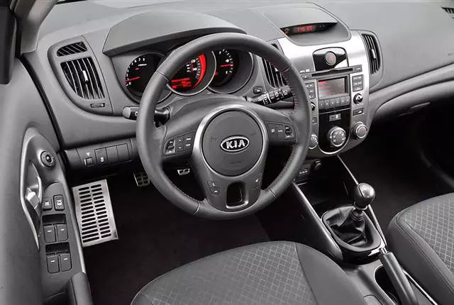 Rent Kia Cerato In Iran 3