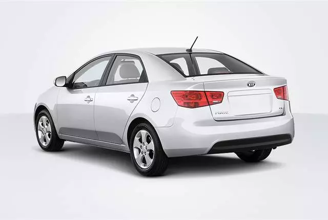 Rent Kia Cerato In Iran 2